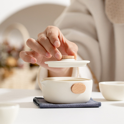 Δραστηριώδη Δώρα Τσαγιού Ark Express Cup Tea Set με μία κατσαρόλα και τρεις φλιτζάνια φορητή τσάντα