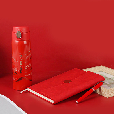 -Chic Suit Απομονωμένο Κύπελλο 450ml Notebook Στυλό υπογραφής Ένα must-have για αθλητισμό και παιχνίδια