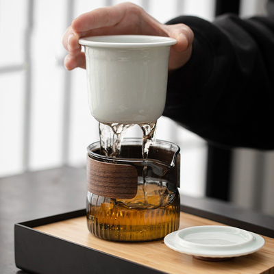 Παρουσίαση Συγκρότημα δώρων Dongli Travel Express Cup Set Portable Round Bag One Pot Three Cup Business Tea Set Gift